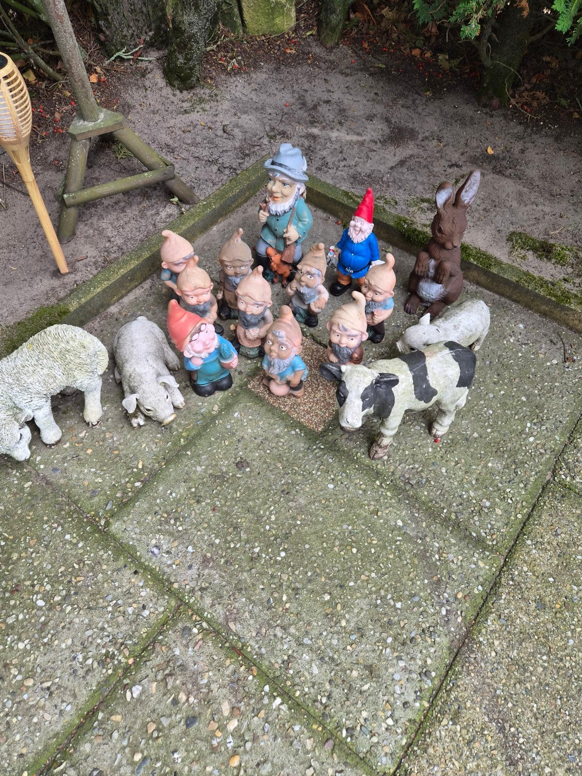 Diverse tuinbeeldjes: kabouters, schaap, varken, haas, koe, Tuin en Terras, Tuinbeelden, Ophalen, Gebruikt, Overige materialen