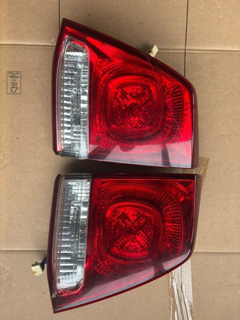 Achterlichten achterklep Toyota Land Cruiser 200, Ophalen, Toyota