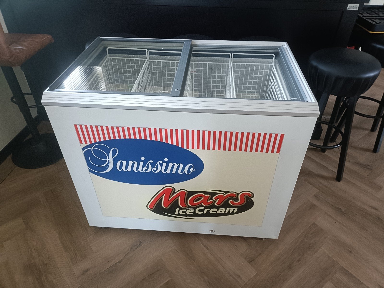 Caravell Vrieskist met glazen schuifdeksels - 260L, Vrieskist, Gebruikt, Vrijstaand, 90 cm of meer