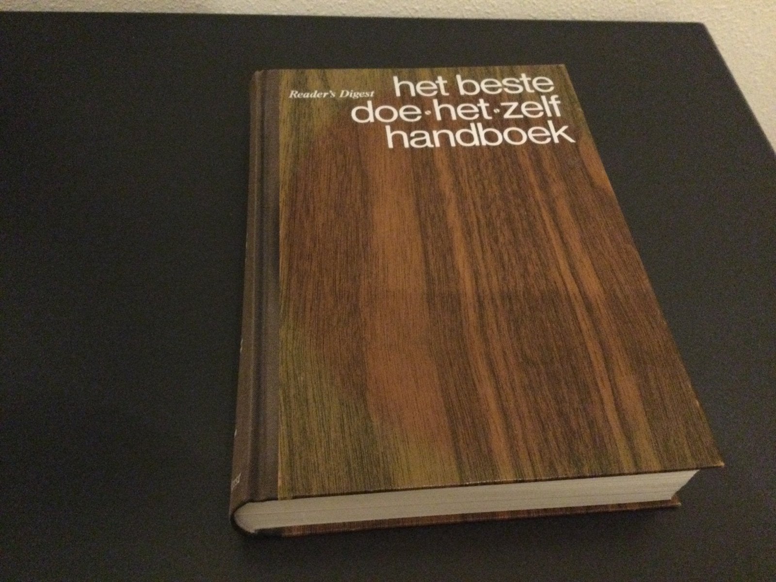 Vintage boek Readers Digest. Heel veel tips voor de klusser, Boeken, Ophalen of Verzenden, Zo goed als nieuw, Klussen