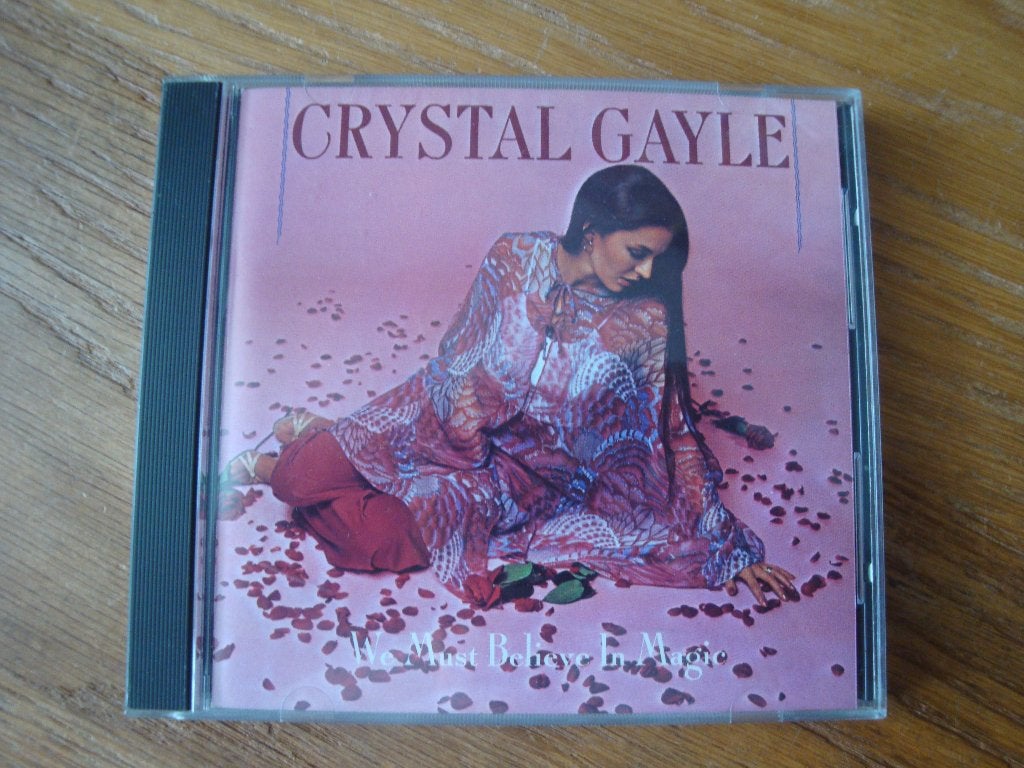 Crystal Gayle - We Must Believe In Magic, Ophalen of Verzenden, Zo goed als nieuw
