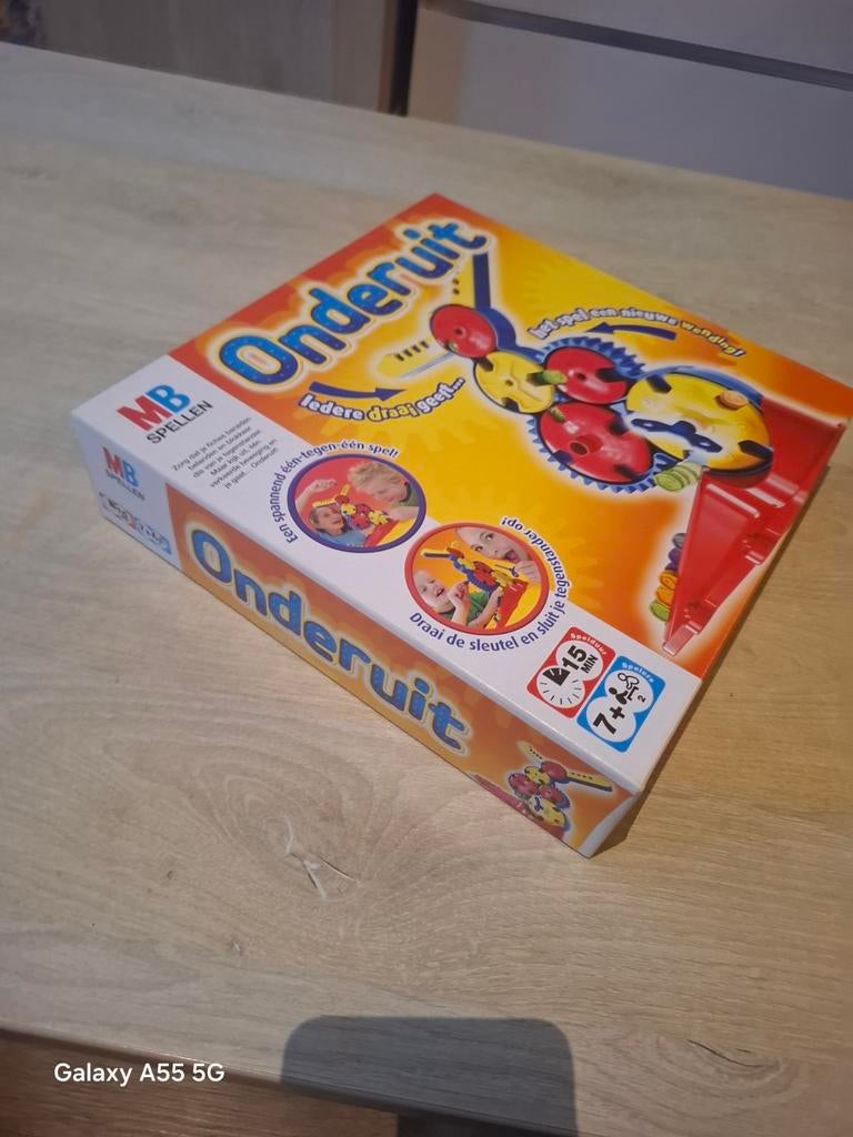 MB Spellen Onderuit - Compleet Gezelschapsspel, MB Spellen, Een of twee spelers, 1027 Newport Ave, Pawtucket, RI 02861, USA, Ophalen of Verzenden