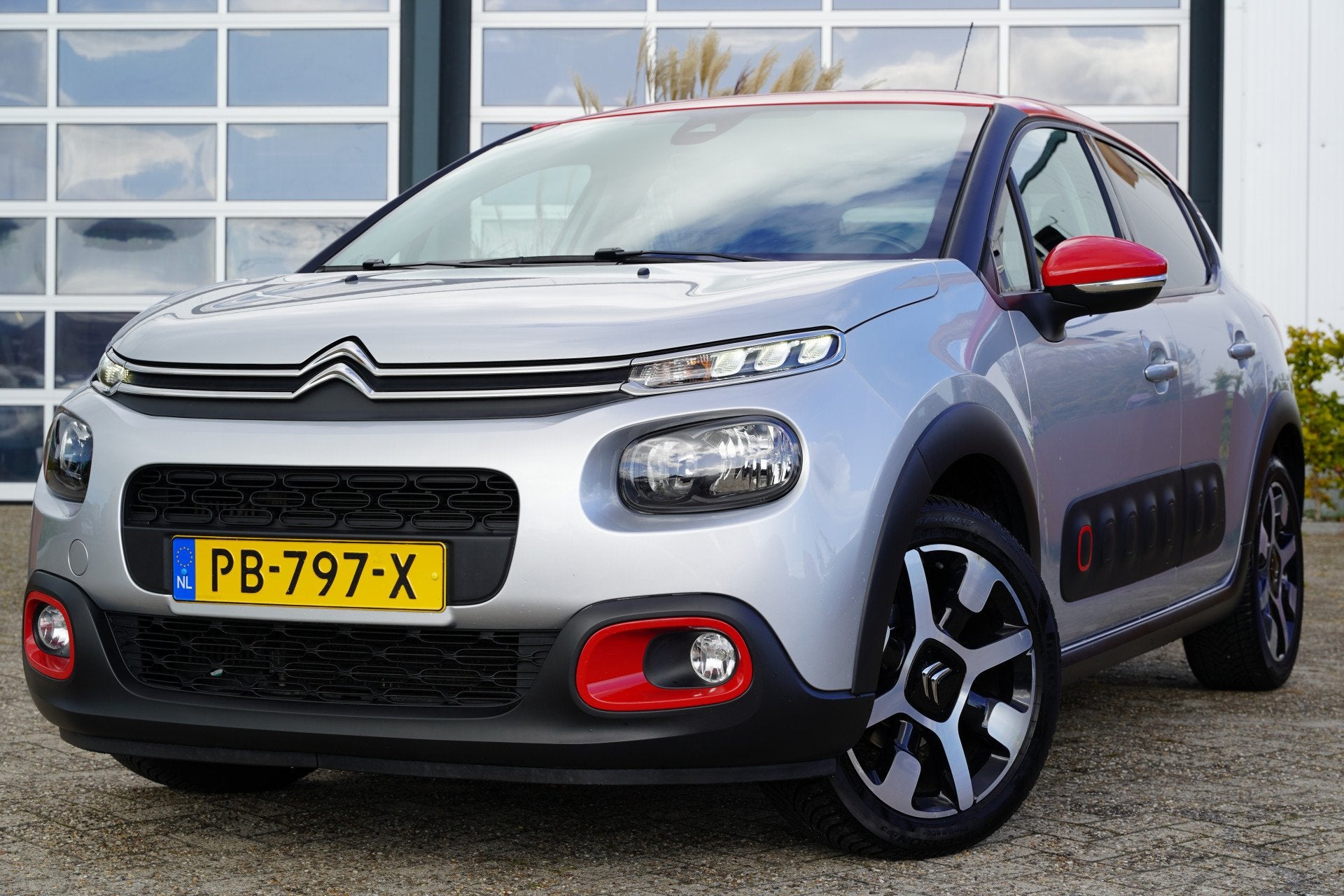 Citroën C3 1.2 PureTech S&S Shine 110pk | Two tone kleur |, Auto's, Voorwielaandrijving, 1199 cc, Origineel Nederlands, Bedrijf