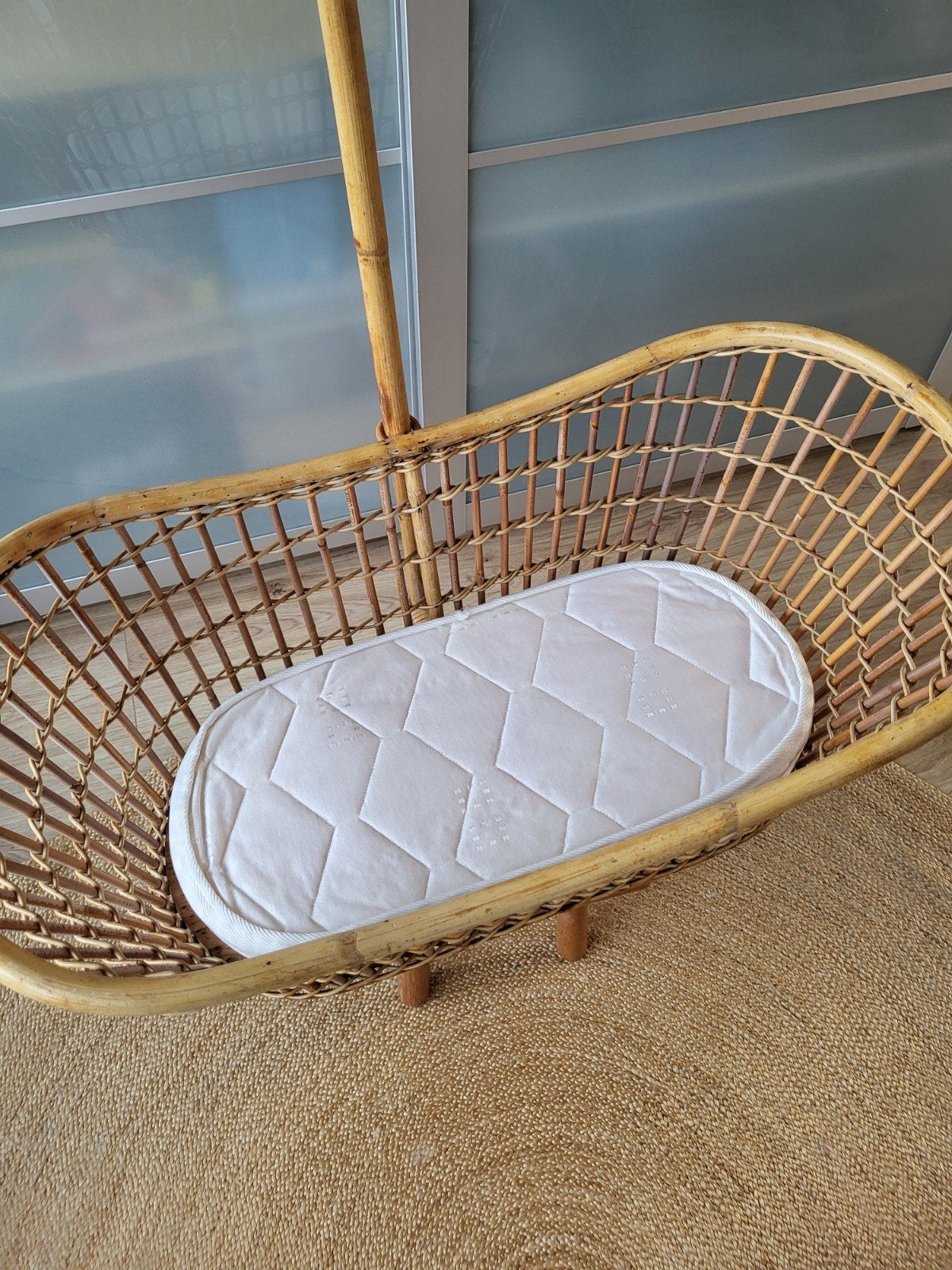 Rotan wieg inclusief matras, Kinderen en Baby's, Ophalen, Zo goed als nieuw, Wieg