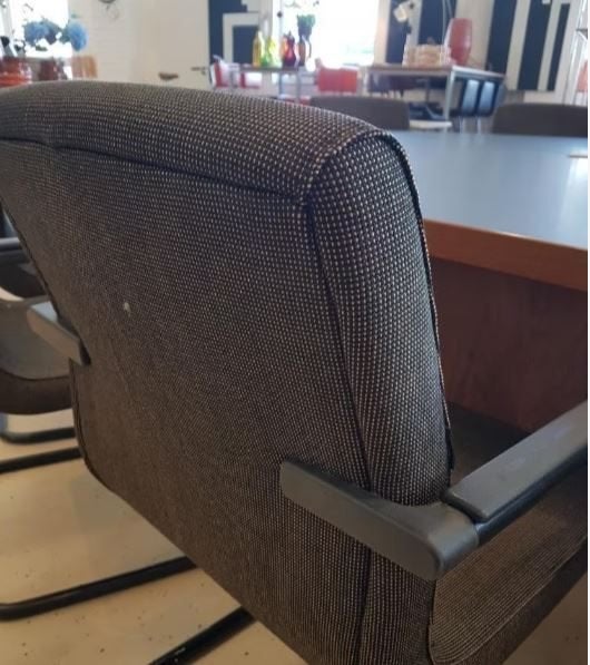 Ahrend vergaderstoel gebruikt, Ophalen, Gebruikt, Metaal, Vijf, Zes of meer stoelen
