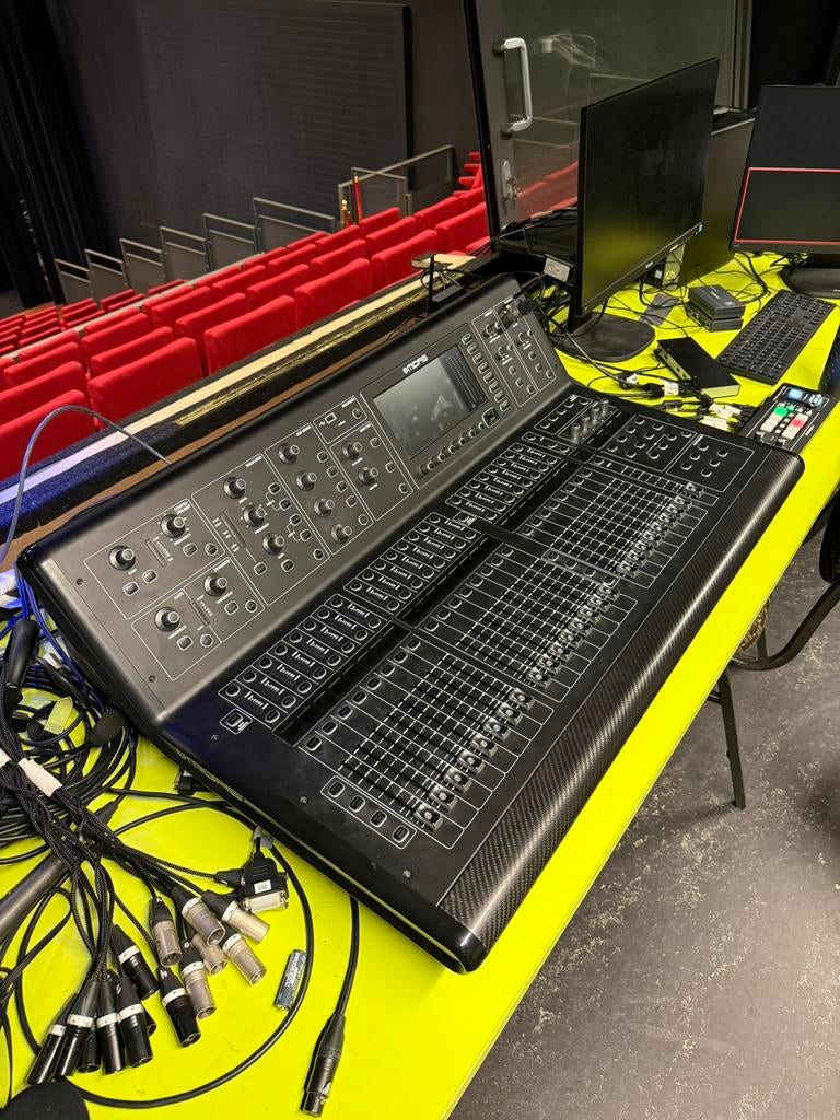 Midas M32, Ophalen, Zo goed als nieuw, 20 kanalen of meer