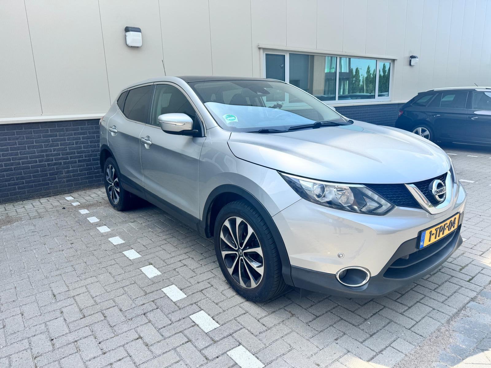 Nissan Qashqai 1.2 Connect Edition-Panoramadak-Motorschade, Auto's, Nissan, Voorwielaandrijving, Euro 5, Stof, 4 cilinders
