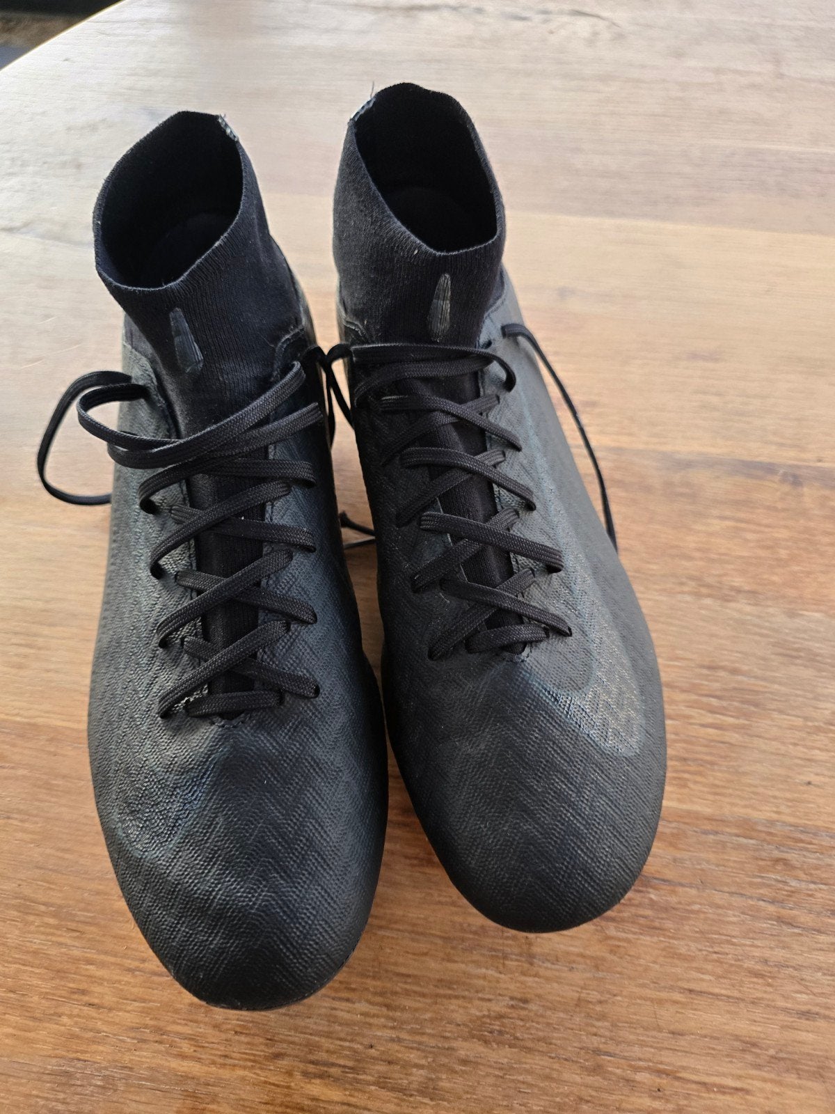 Zwarte Voetbalschoenen - Maat 42, Maat XS of kleiner, Schoenen, Ophalen of Verzenden, Zo goed als nieuw