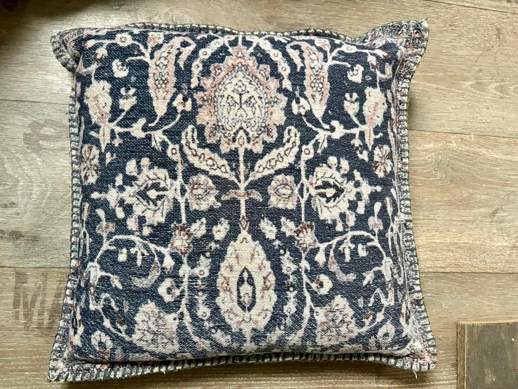 Sierkussen By Boo 43x43 cm - Rook- en huisdiervrij, Huis en Inrichting, Woonaccessoires | Kussens, Ophalen of Verzenden, Zo goed als nieuw