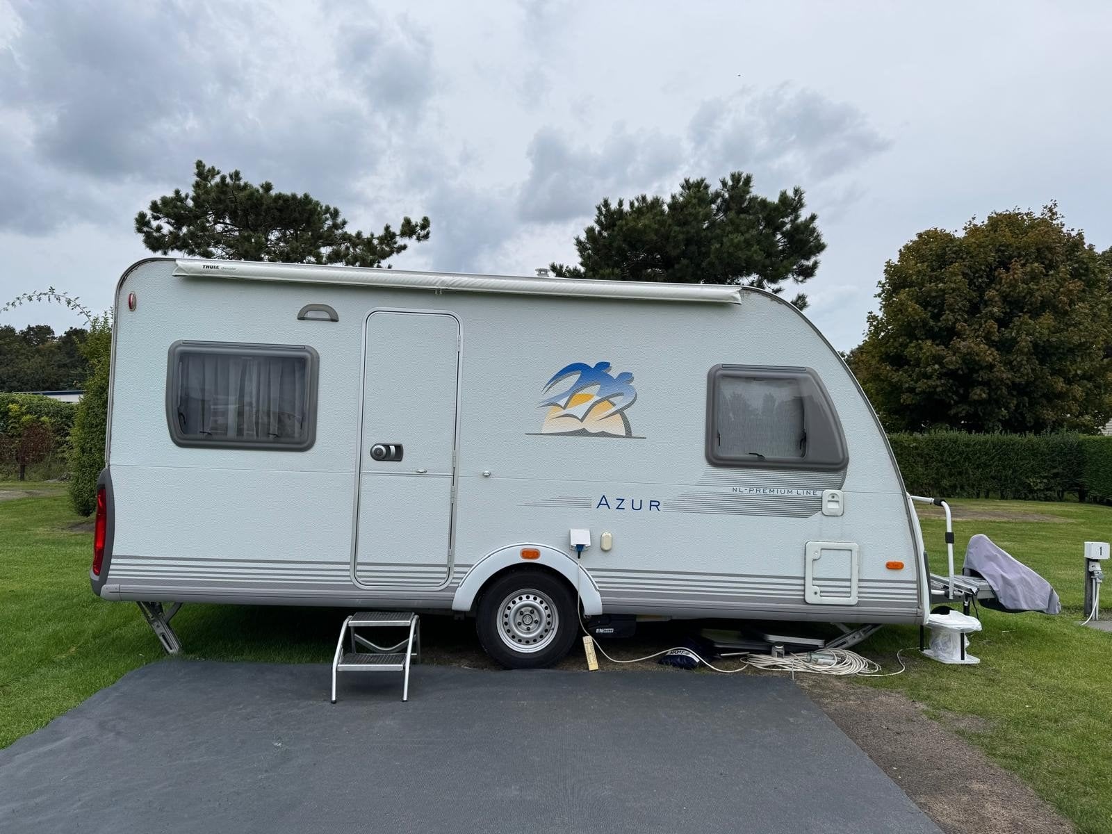Knaus Azur Premium Line Caravan met mover en Luifel, Caravans en Kamperen, Caravans, Rondzit, Frans bed, Particulier, Schokbreker