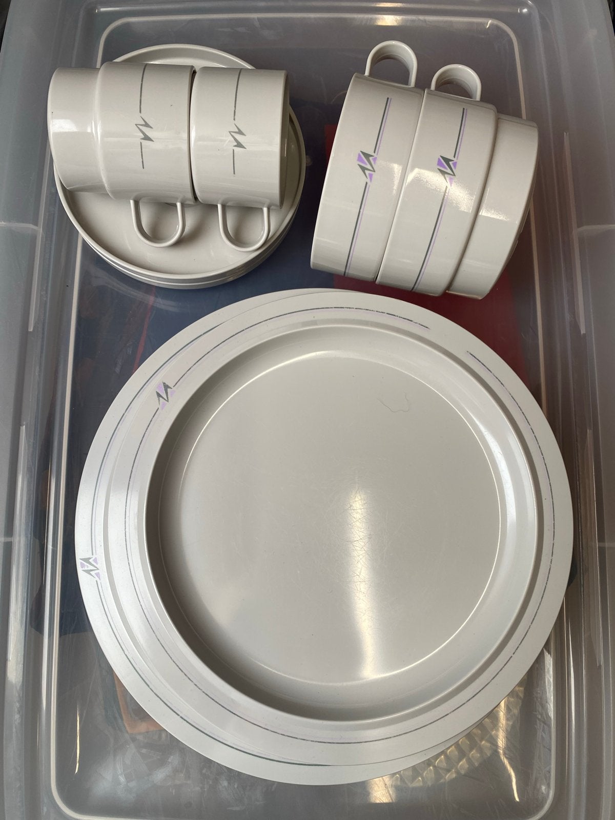 Camping servies: borden, kop en schotels, soepkommen, Ophalen of Verzenden, Gebruikt, Overige materialen, Compleet servies