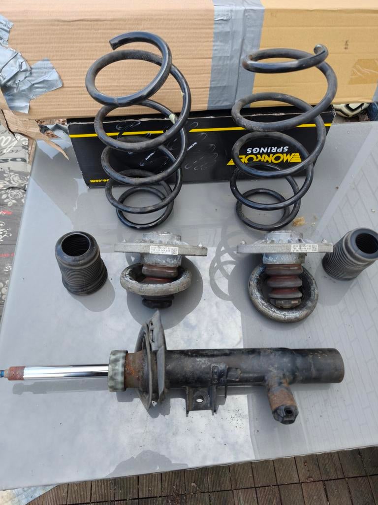 BMW X3 F25 Schokbreker RV Elektrisch met Veren en Lagers, Auto-onderdelen, Ophanging en Onderstel, Ophalen of Verzenden, BMW