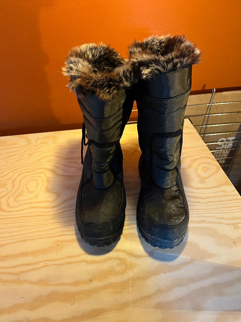 Snowboots • gebruikt op 1 wintersport • maat 38, Ophalen of Verzenden, Zo goed als nieuw, Maat 38/40 (M), Overige typen