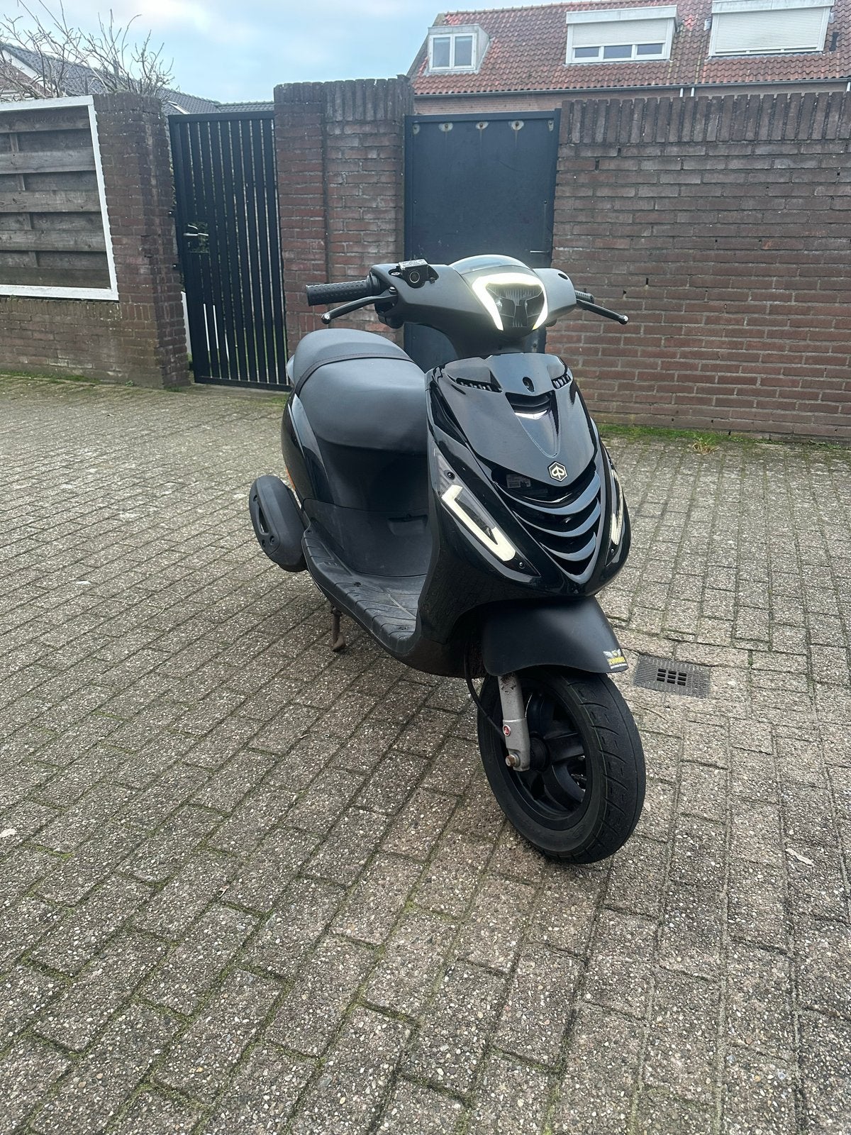 Piaggio Zip Iget - Zwart, Goed Onderhouden Scooter, Fietsen en Brommers, Ophalen, Gebruikt, Maximaal 45 km/u, Zip
