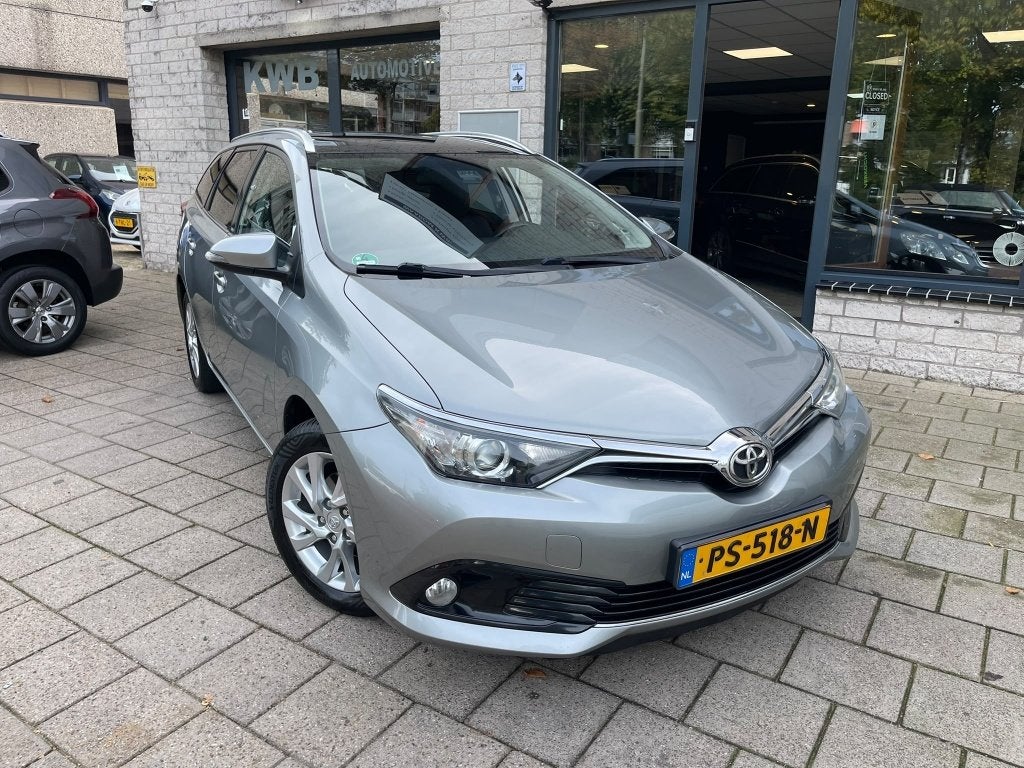 Foto 25 van Toyota Auris Touring Sports 1.2T Business Pano Trekhaak Navi