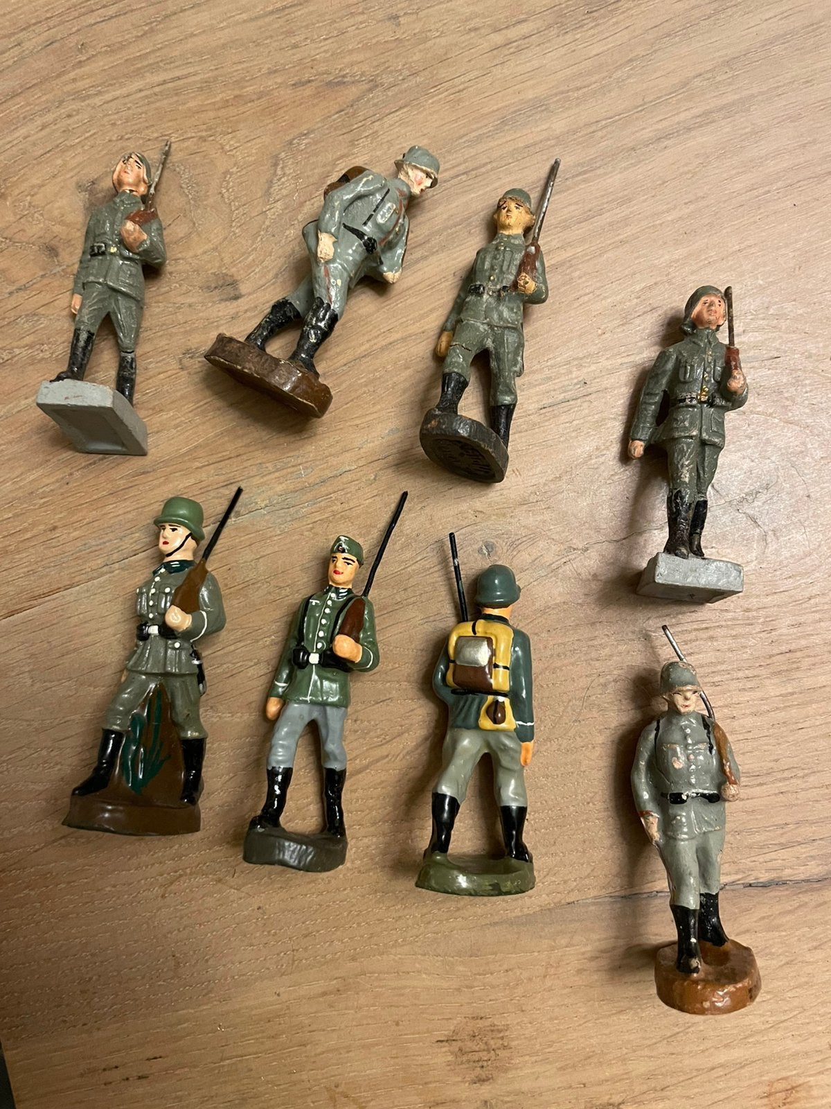 8 marcherende duitse soldaten, Ophalen of Verzenden
