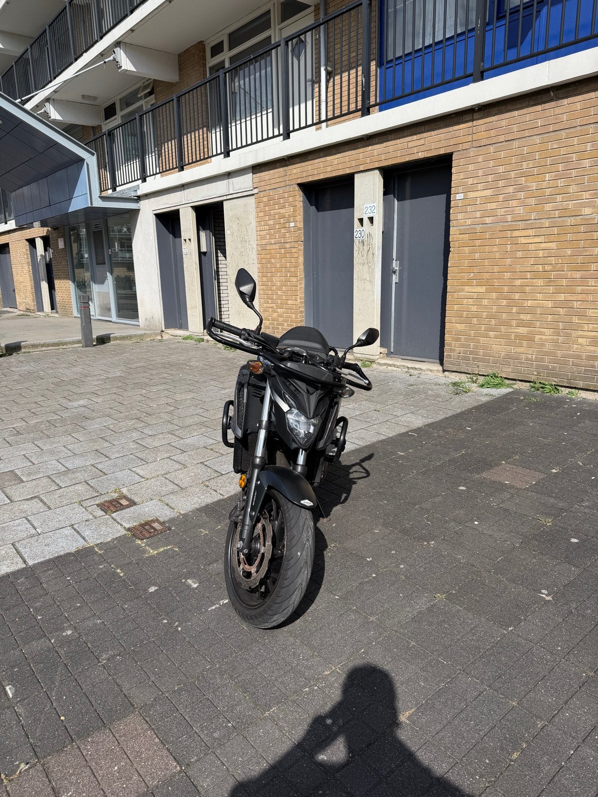 Honda CB650R, Ophalen