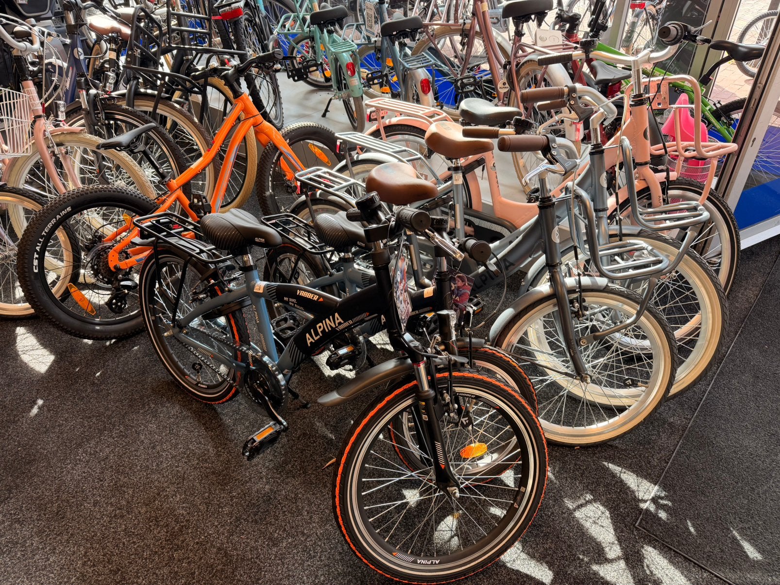 Foto 4 van Grote voorraad kinderfietsen alle maten