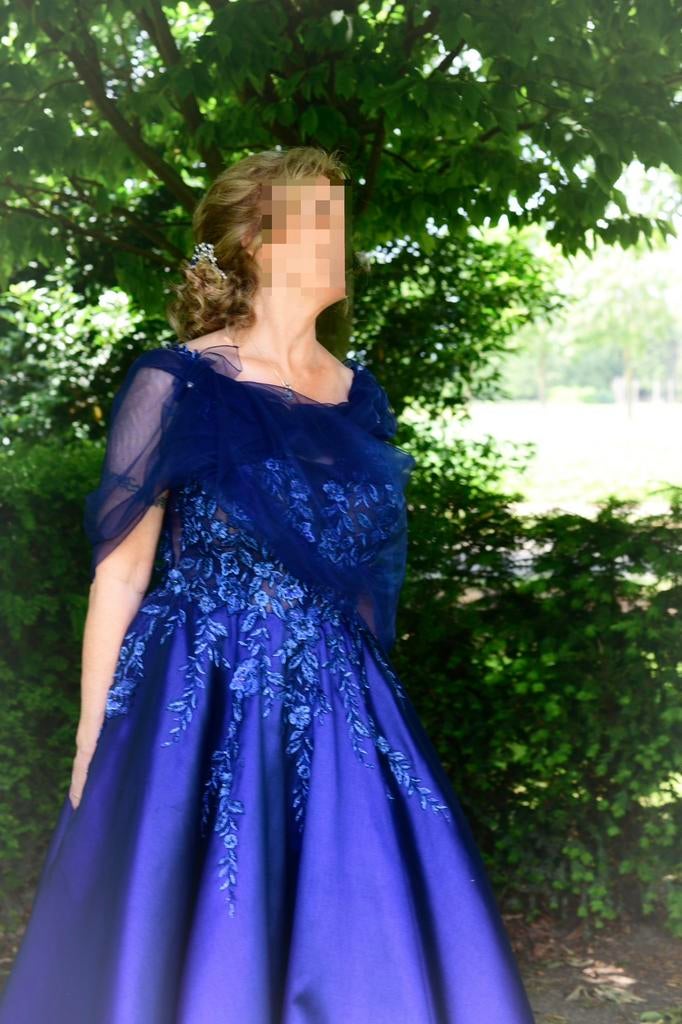 Trouwjurk galajurk koningsblauw van bruidszaak Ann en John, Ophalen of Verzenden, Zo goed als nieuw, Blauw, Trouwjurk
