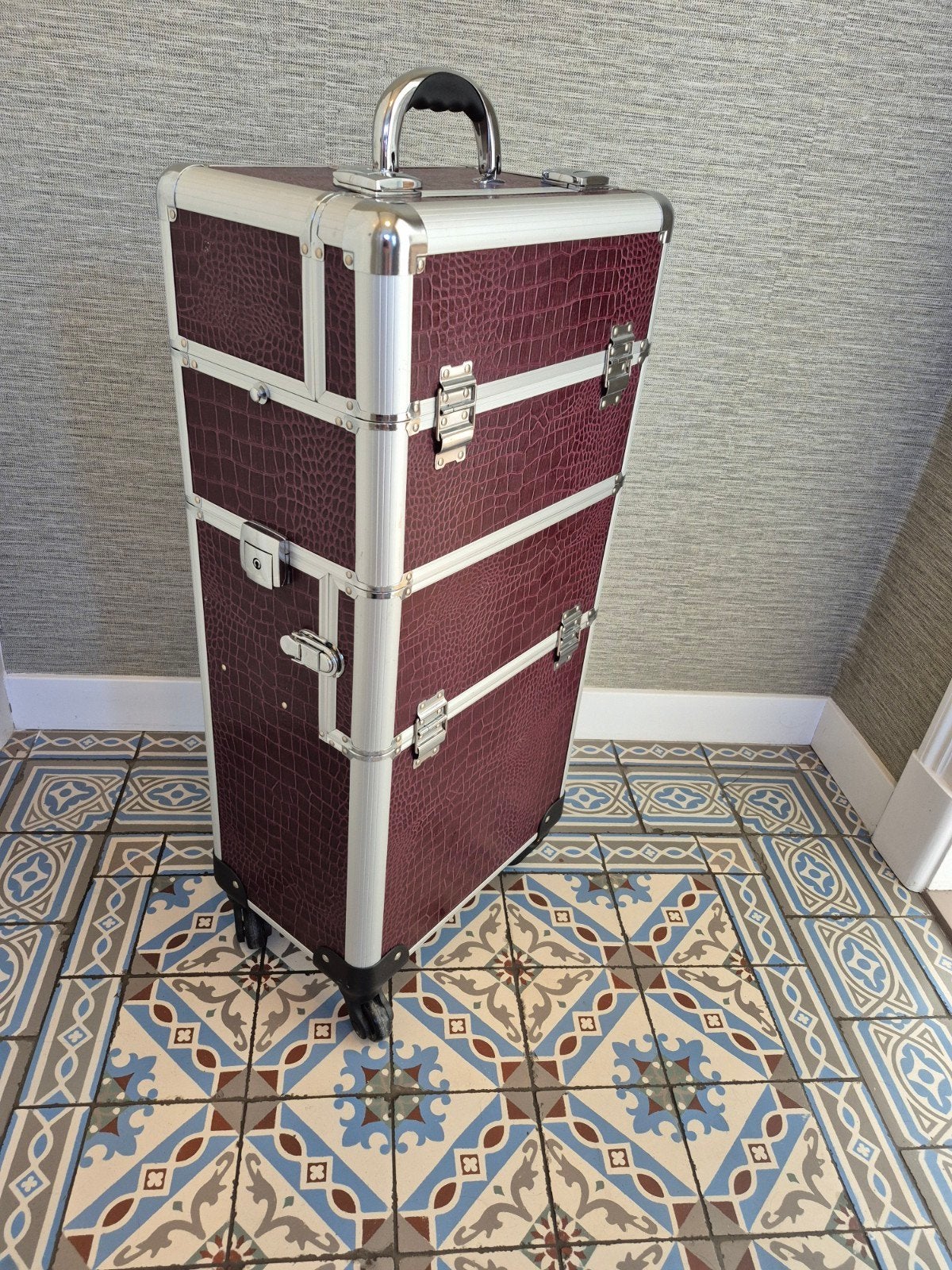 Koffer met inhoud Nagelstylist bordeaux rood, Ophalen, Gebruikt, Met slot, Hardcase