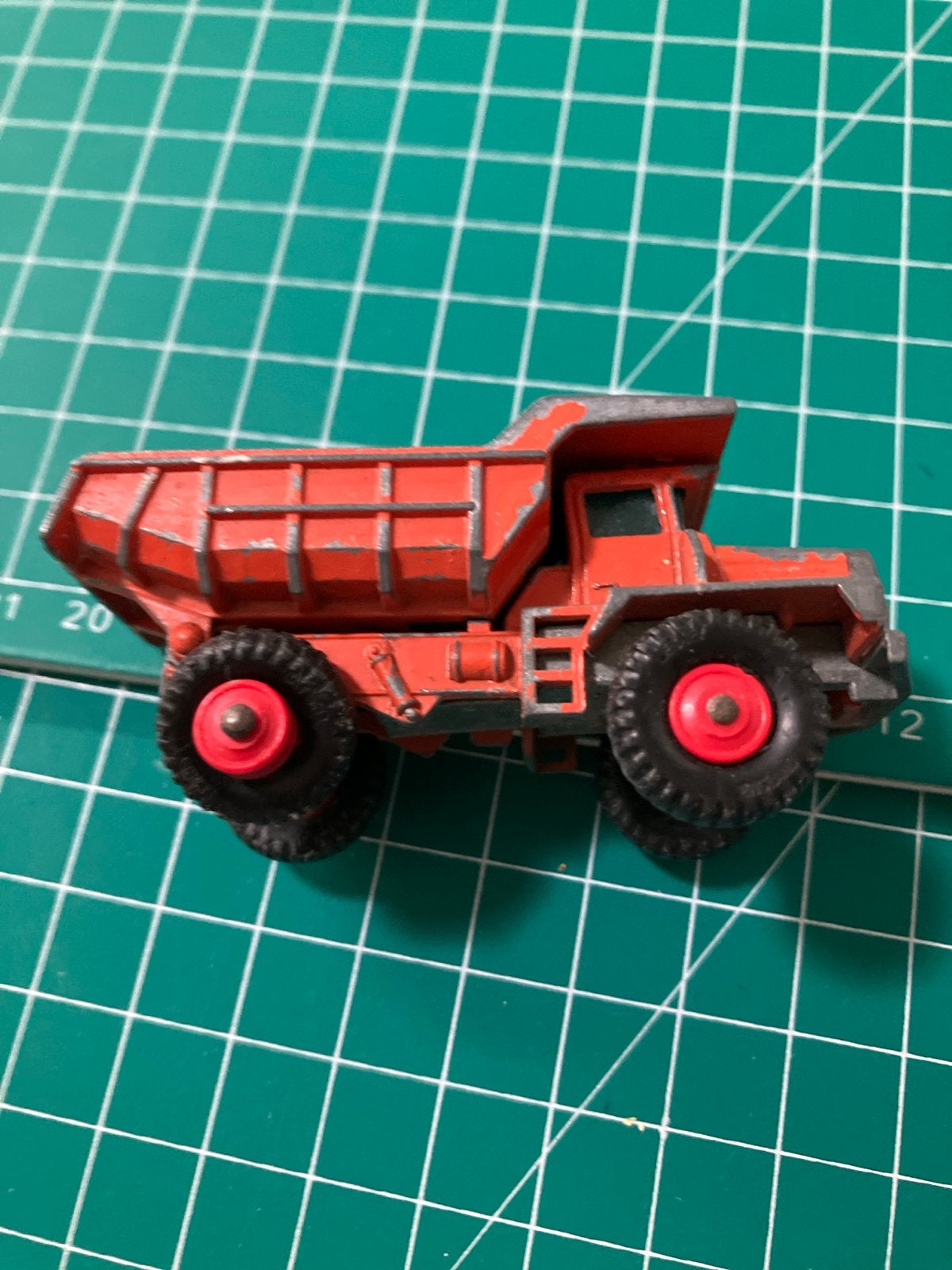 Matchbox Series No 28 Mack Dump Truck - Vintage Speelgoed, Ophalen of Verzenden, Gebruikt