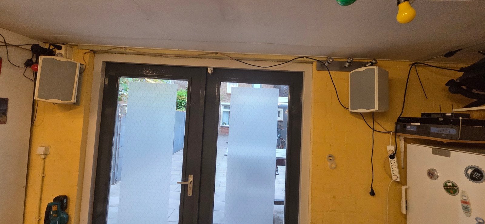 Te koop. Crown versterker met 4 uitgangen en 2 luidsprekers, Ophalen, Gebruikt, 60 tot 120 watt, Overige merken