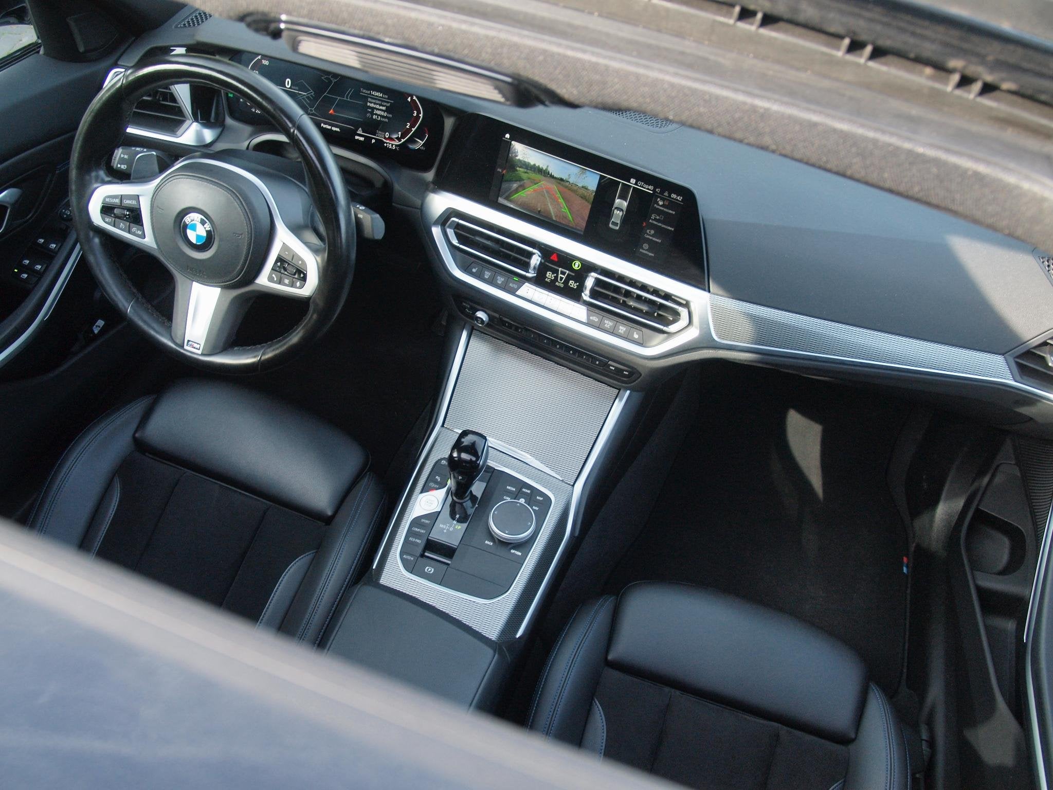 BMW 3-serie 318i Business Edition | M-Pakket | Panoramadak |, Automaat, Gebruikt, 1465 kg, Origineel Nederlands