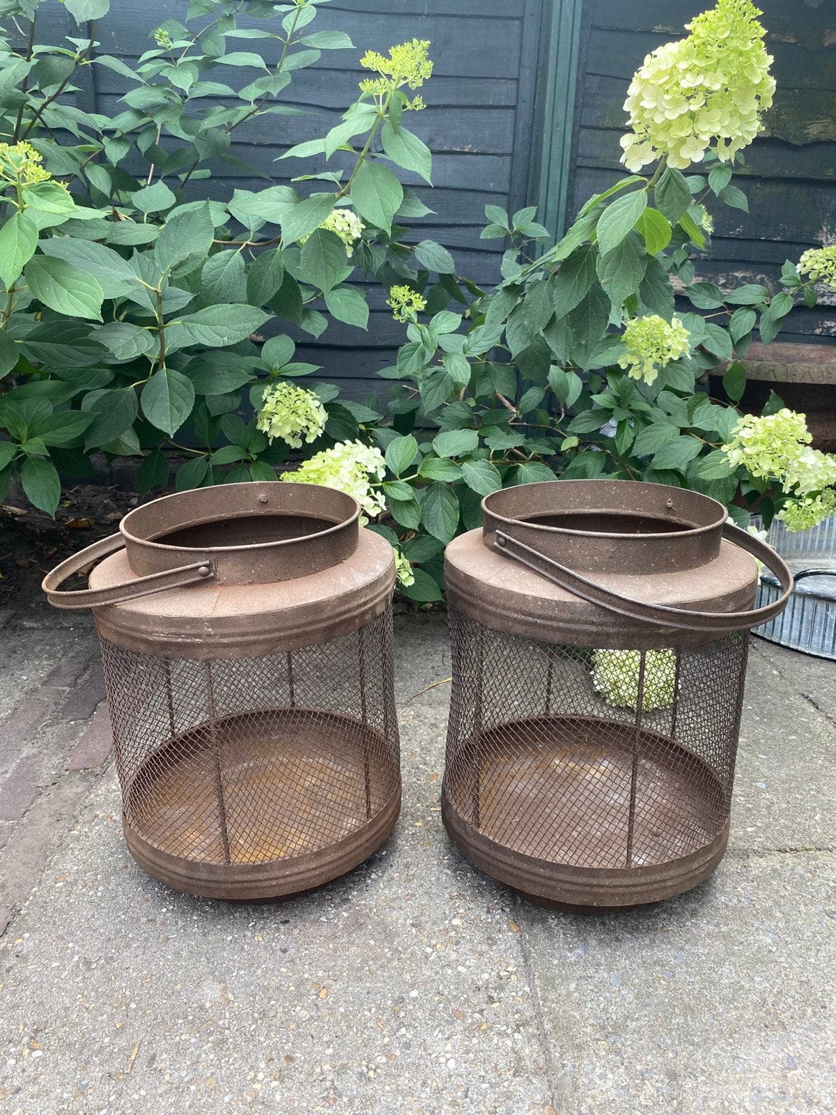 2 mooie Grote brocante metalen/ijzeren lantaarns, Ophalen