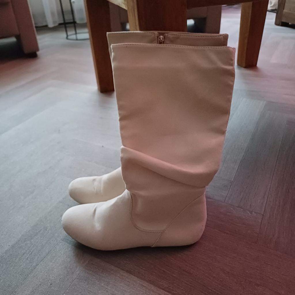 Mooie beige kleurige laarzen    maat 39, Kleding | Dames, Schoenen, Ophalen