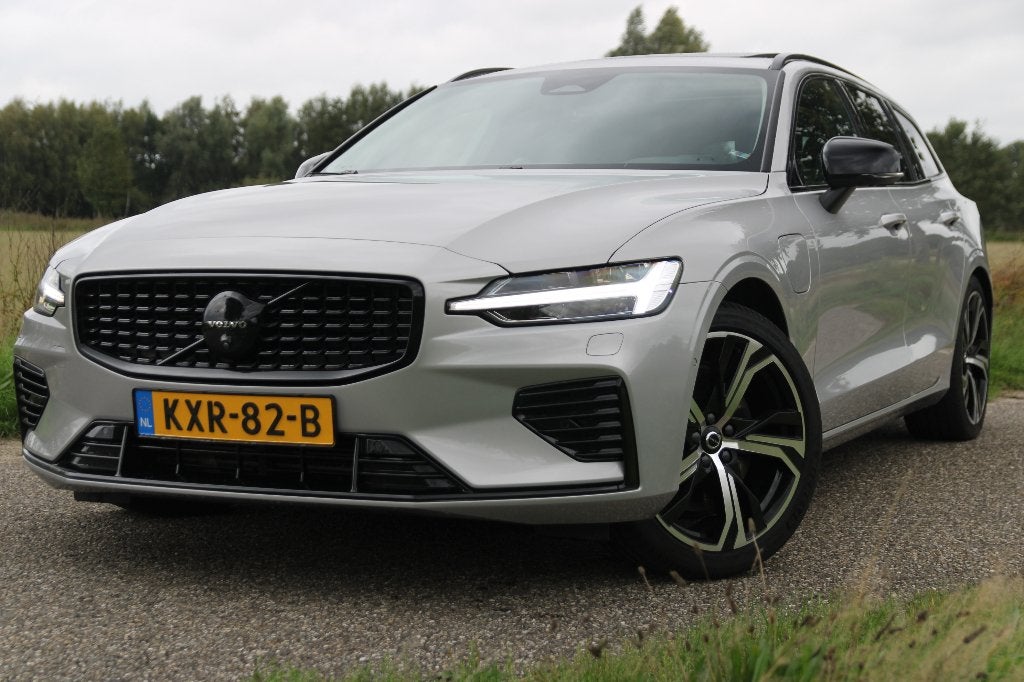Volvo V60 T8 Recharge AWD Long Range,B&W,Pano,SOH 100%, Automaat, Dealer onderhouden, 4 cilinders, Leder