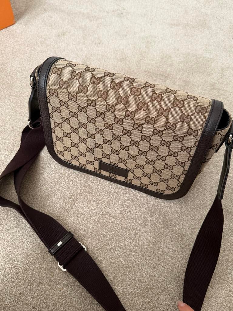 Gucci tas - Eyecatcher uit Roermond, zeer goede staat, Ophalen of Verzenden, Zo goed als nieuw, Bruin, Schoudertasje