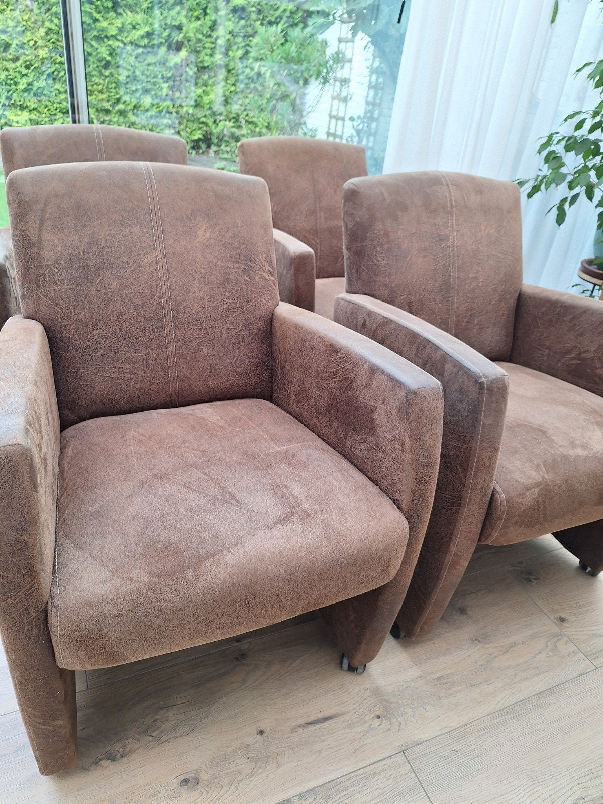 4 eetkamerstoelen met wieltjes, Huis en Inrichting, Fauteuils, Ophalen, Gebruikt, Minder dan 75 cm, 50 tot 75 cm