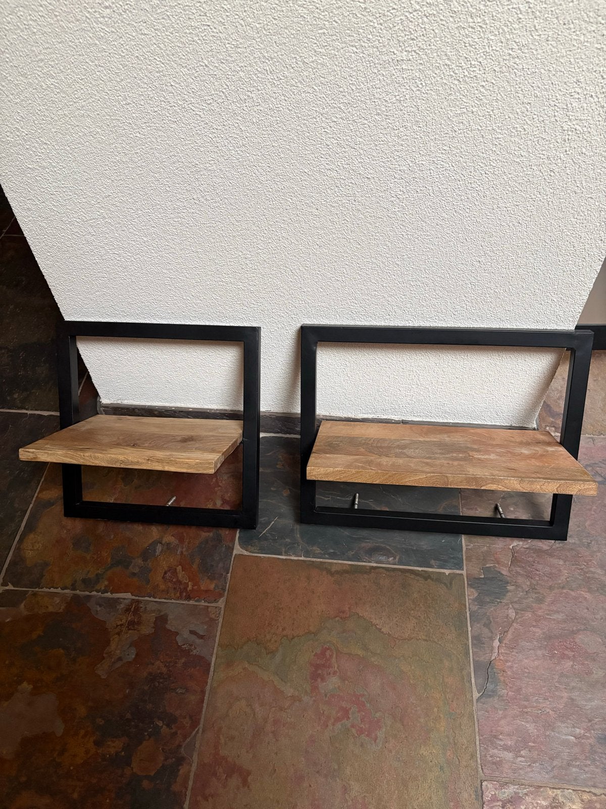 Set van 2 industriële wandplanken - mangohout en metaal, Ophalen of Verzenden, Zo goed als nieuw
