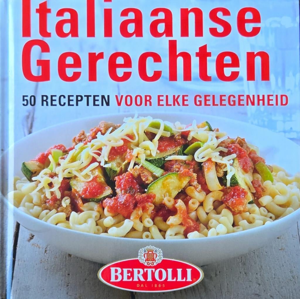 Italiaanse Gerechten Kookboek - 50 Recepten, Italië, Hoofdgerechten, Ophalen of Verzenden, Zo goed als nieuw