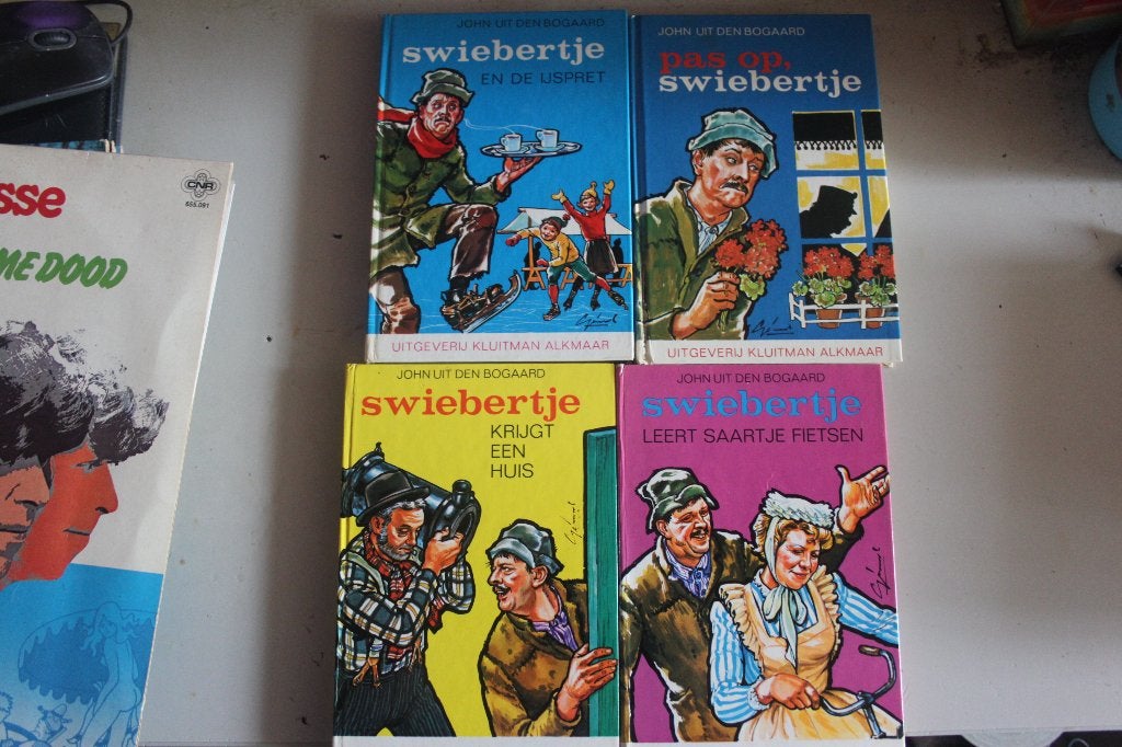 801l - 4 boekjes van swiebertje, Ophalen of Verzenden, Gelezen