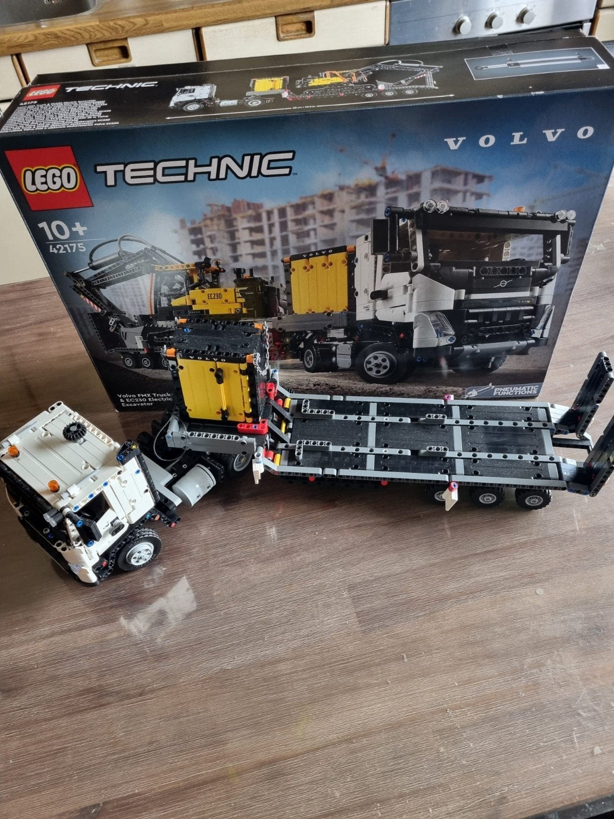LEGO Technic 42175, Ophalen of Verzenden, Zo goed als nieuw
