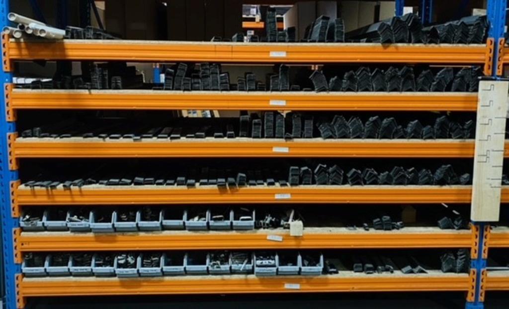 Grote voorraad losse onderdelen voor Velux dakraam!!, Ophalen of Verzenden, Gebruikt, Dakraam