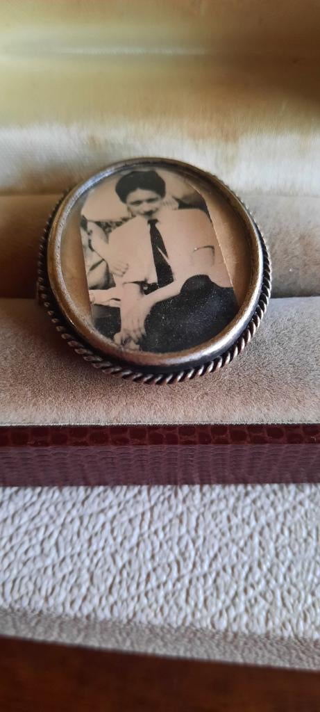 Antieke  broche, rouwbroche,fotobroche ,medaillon., Ophalen of Verzenden, Overige materialen, Broche