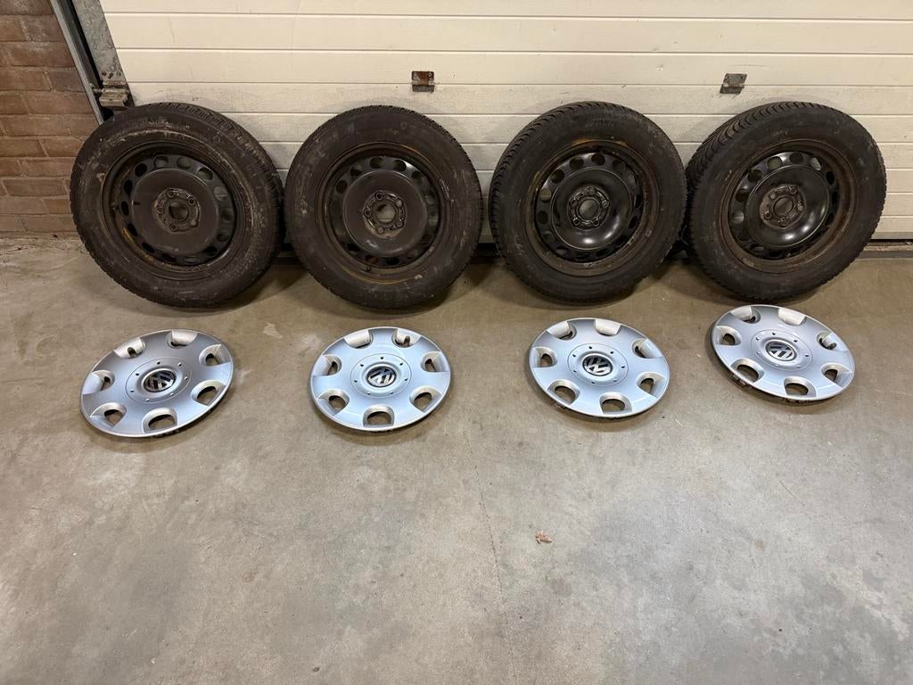 Volkswagen wieldoppen winterbanden 205/ 60 /16 Michelin, Ophalen