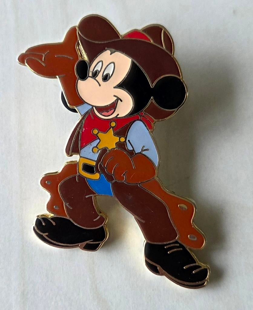Mickey Mouse pin Walt Disney Cowboy, Ophalen of Verzenden, Zo goed als nieuw, Merk, Speldje of Pin