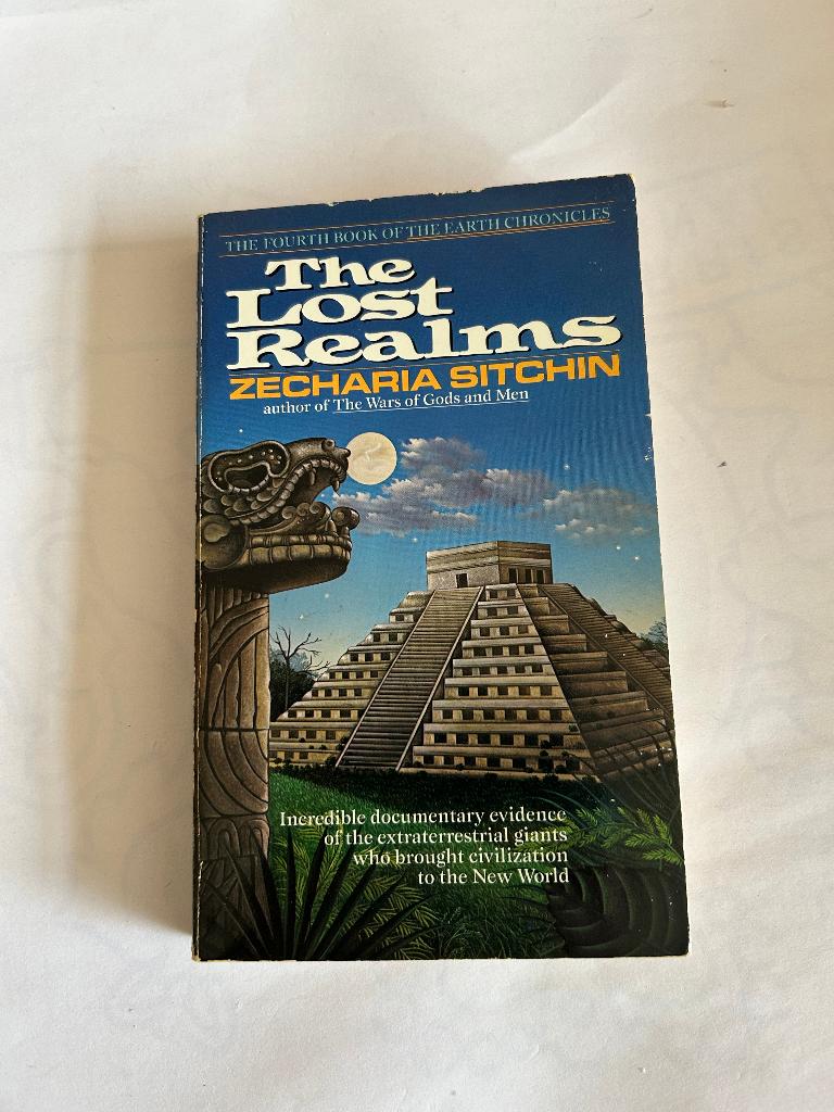 The Lost Realms by Zecharia Stichin, Ophalen of Verzenden, Zo goed als nieuw, Spiritualiteit algemeen, Achtergrond en Informatie