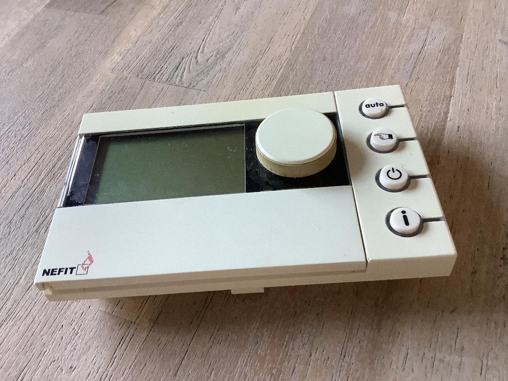 Te koop nefit thermostaat, Ophalen of Verzenden, Gebruikt