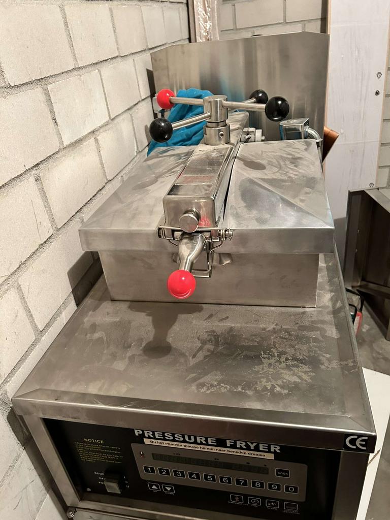 Friteuse nieuw! Niet gebruikt! Kipmachine, Ophalen of Verzenden, Nieuw zonder verpakking, Fornuis, Frituur en Grillen