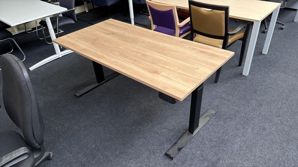 Tweedehands 160x80 bureau, Huis en Inrichting, Bureaus, Zo goed als nieuw, Elektrisch, In hoogte verstelbaar, Ophalen