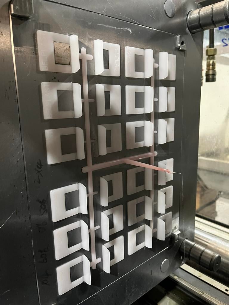 Leveling tegelsysteem clips €.3.80 per 100 stuks, Ophalen of Verzenden, Nieuw