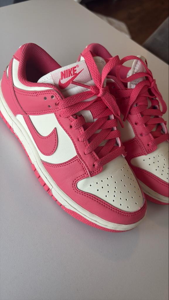 Roze Nike Dunk Sneakers, Kleding | Dames, Schoenen, Ophalen of Verzenden, Roze, Sneakers of Gympen, Zo goed als nieuw