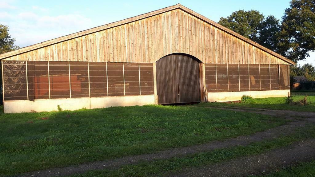 Caravanstalling , Landbouwmachines en Opslagruimte