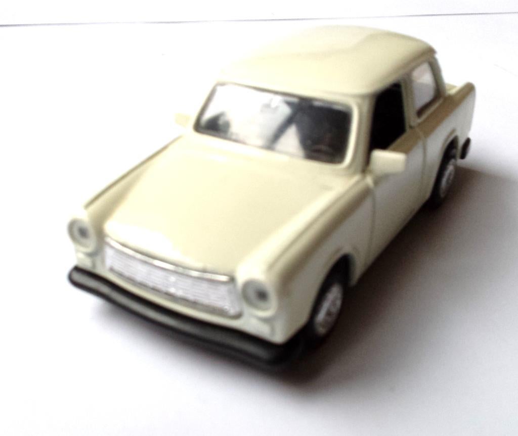 Modelauto Trabant 601-s 1:24 Vintage Retro, Ophalen of Verzenden, Gebruikt, Overige merken