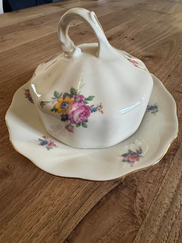Oude botervloot met bloemen motief, Antiek en Kunst, Antiek | Porselein, Ophalen of Verzenden