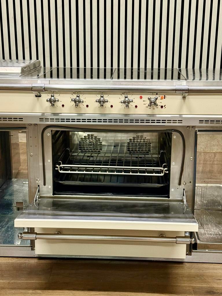 Luxe Fornuis Lacanche Creme met 4 zones + Friteuse 150 cm, Zo goed als nieuw, Energieklasse A of zuiniger, 85 tot 90 cm, Hete lucht
